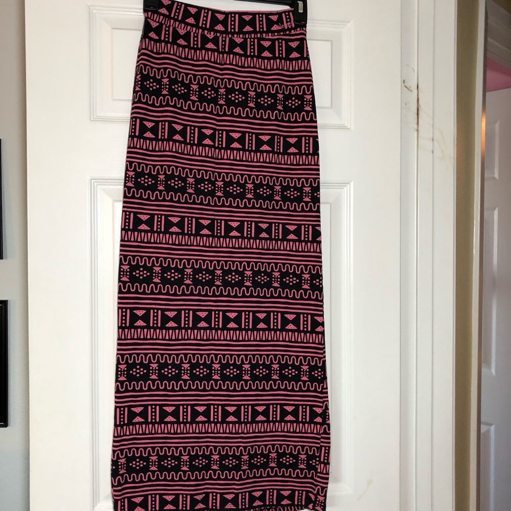 Maxi skirt with back slit